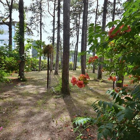 Villa Stefania Lignano Sabbiadoro Buitenkant foto