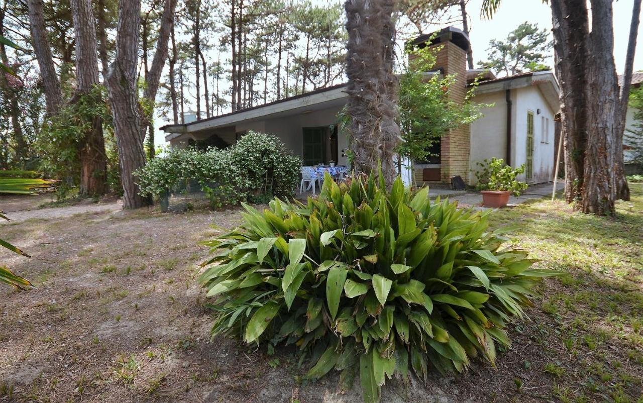 Villa Stefania Lignano Sabbiadoro Buitenkant foto